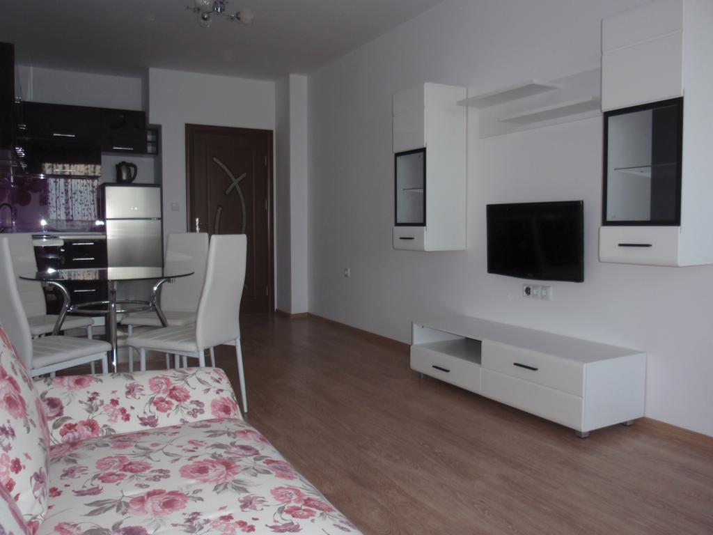 Cherno More 2 Apartamento Pomorie Exterior foto