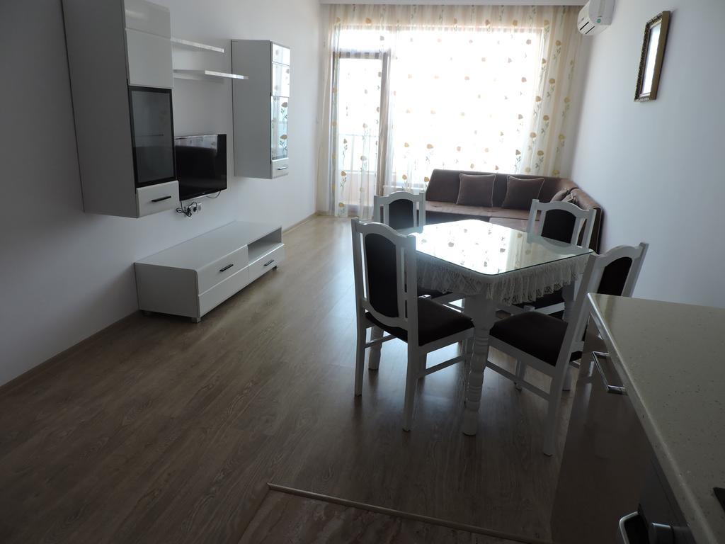 Cherno More 2 Apartamento Pomorie Exterior foto